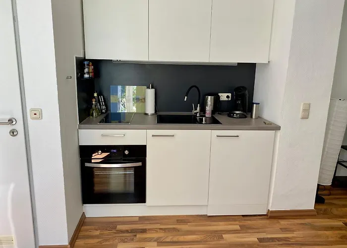 Zentrale Ferienwohnung Mit Balkon In Aachen