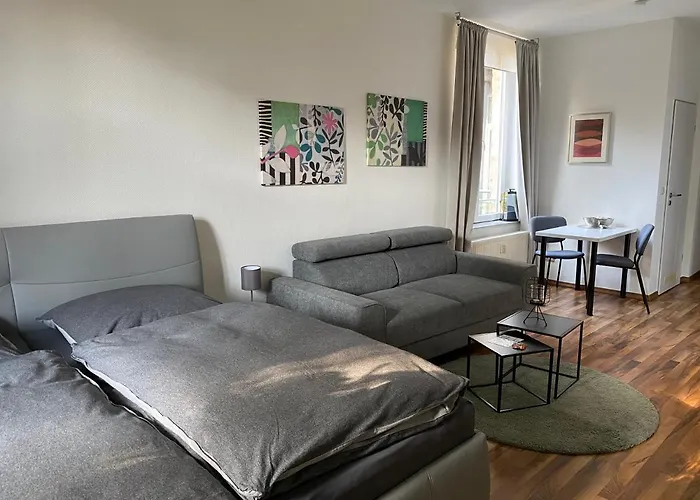 Zentrale Ferienwohnung Mit Balkon In Aachen