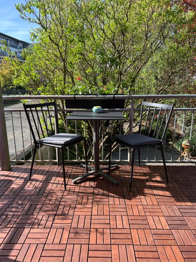Zentrale Mit Balkon In Aken